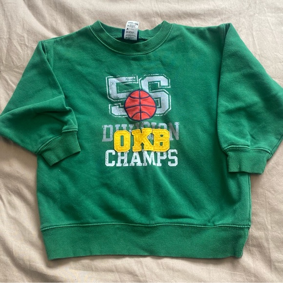 Oshkosh boys green sweatshirt - Picture 1 of 2